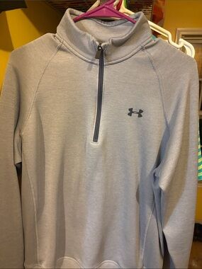 Under Armour Men’s Light Gray Quarter Zip Pullover
